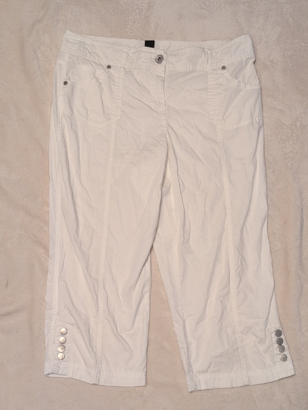 Style & Co. White  Woman's Cropped Capris with Button Trim Size 12 Petite